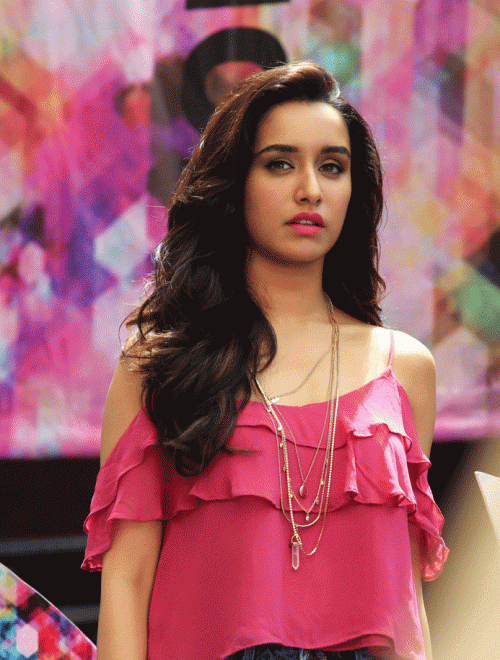I'm looking for the same top which Shraddha Kapoor . Different colors will work but the design should be same . - SeenIt