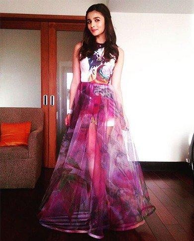 dress code for mehndi function