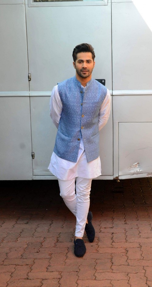 Varun Dhawan kurta pyjama diwali look