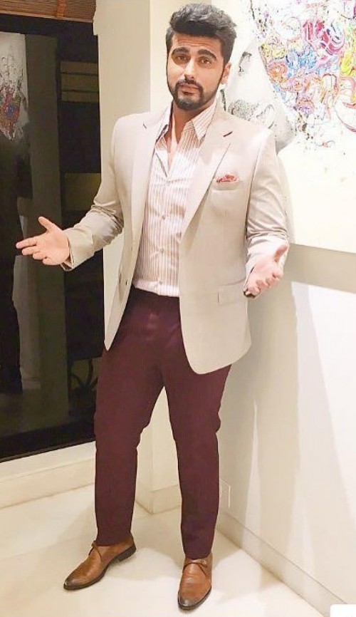 maroon blazer outfit