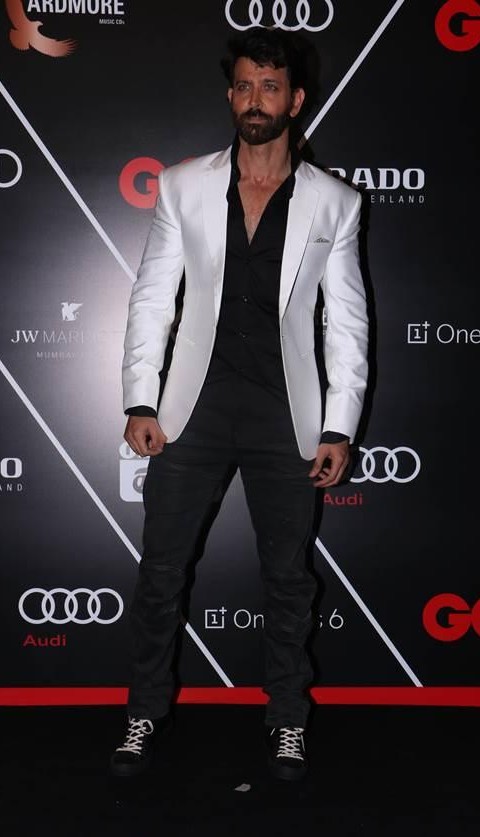 white blazer with black shirt