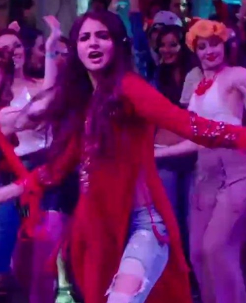 anushka sharma sharara dress in cutiepie song