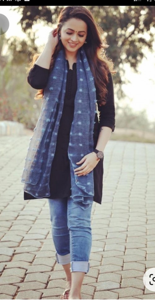 colours, jeans, kurta, outfit, scarf 