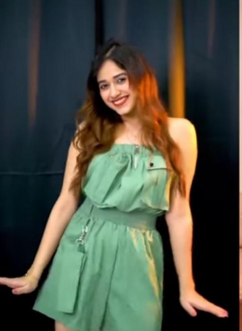 Latest jannatzubairrahmani looks and 