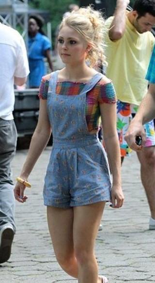 overall crop top outfit