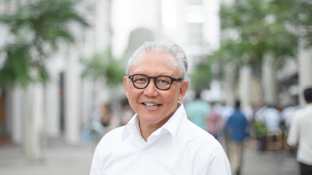 3. 16_March-Yoh_Thai-Singapore-IT-Shirt_Vivienne_Westwood-Pants_Issey_Miyake-Shoes_Gucci-Wallet_Bottega_Veneta-15012016-5-1024x576