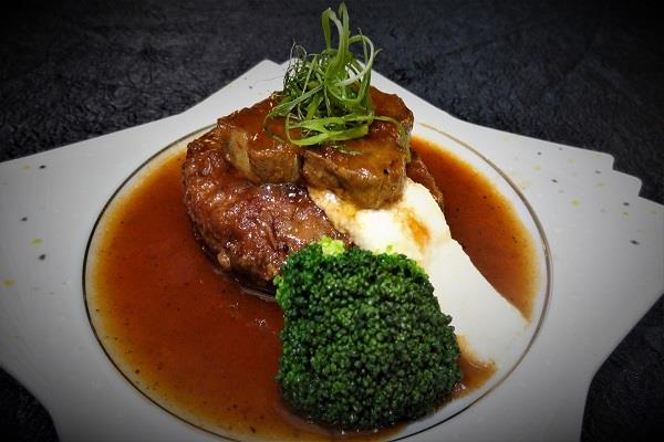 Wagyu Burger w/Foie Gras