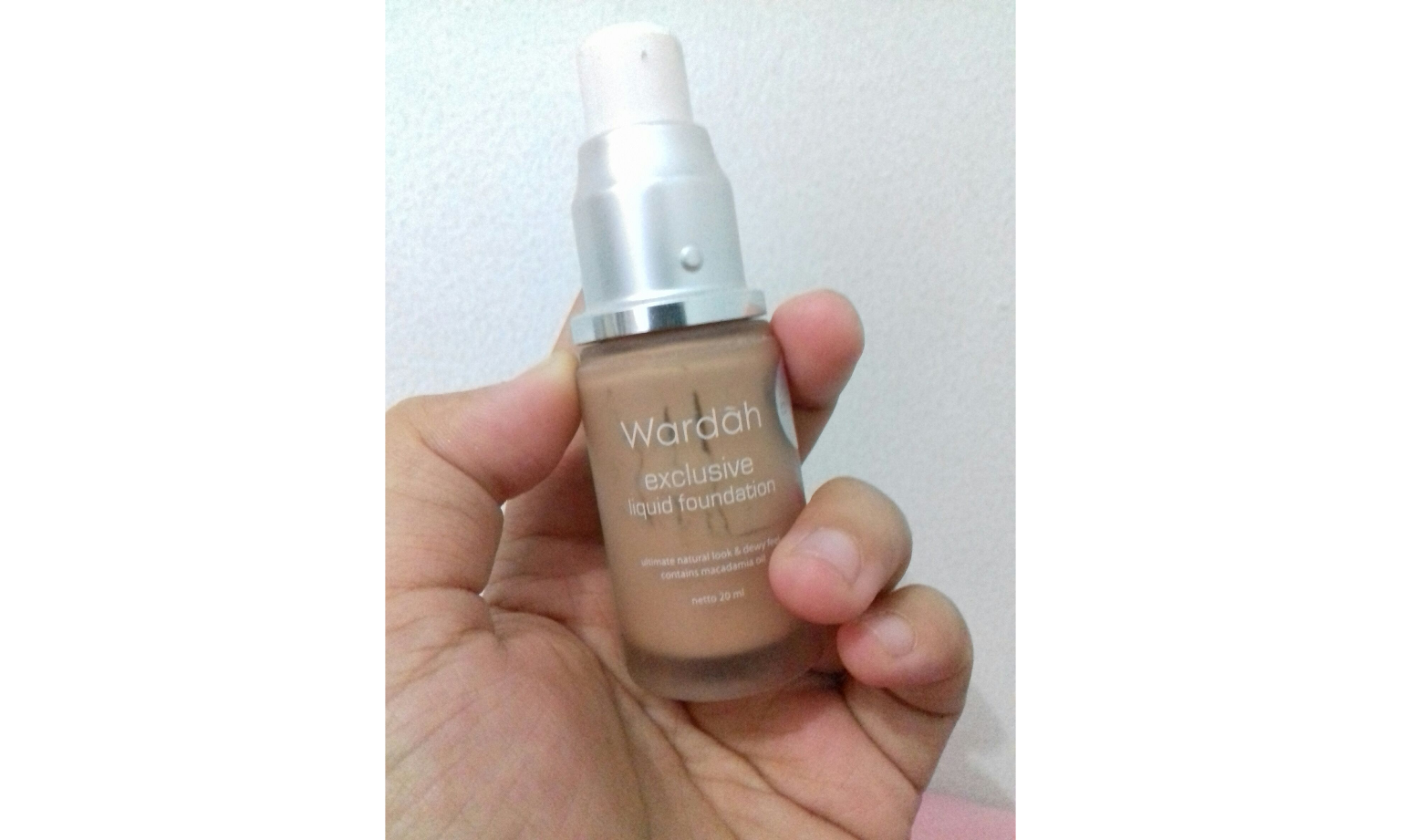 Jual Wardah Exclusive Liquid Foundation - 20 ml | Sociolla