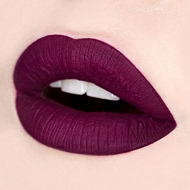 Lipstik warna plum
