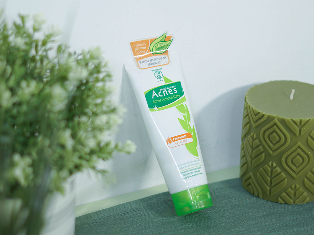 Acnes Natural Care Face Wash Oil Control