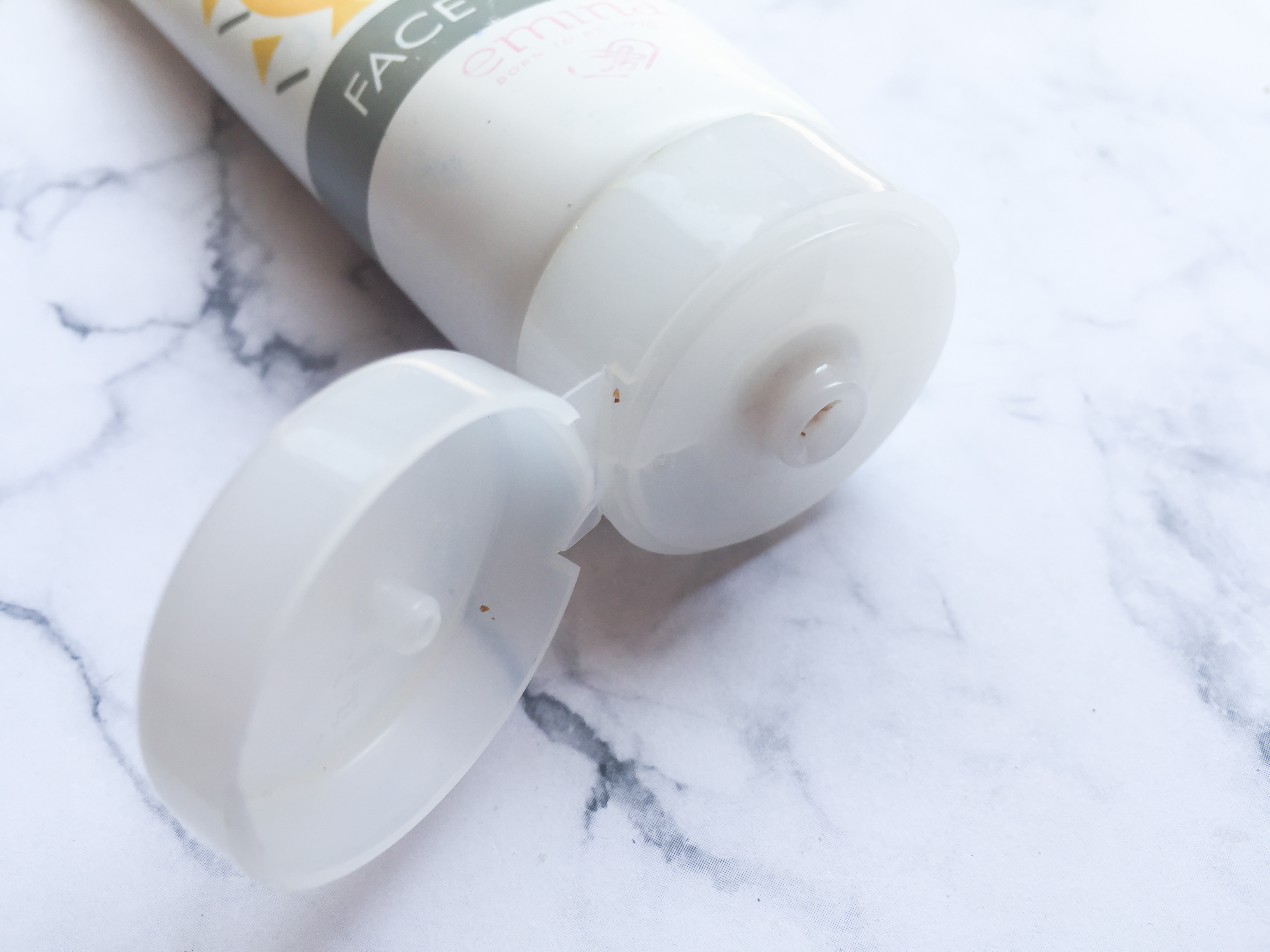 Emina Apricot Jam Face Scrub