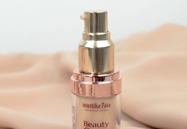 Review: Mustika Ratu Beauty Queen Foundation Dewy Finish