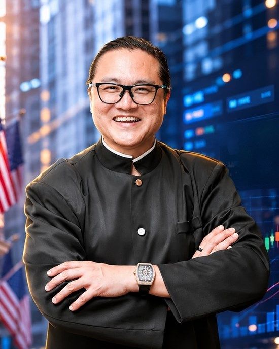 Dr. Clemen Chiang, presenter of the Spiking Options Trading Masterclass.