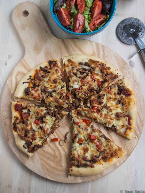 Black Pepper Beef Pizza