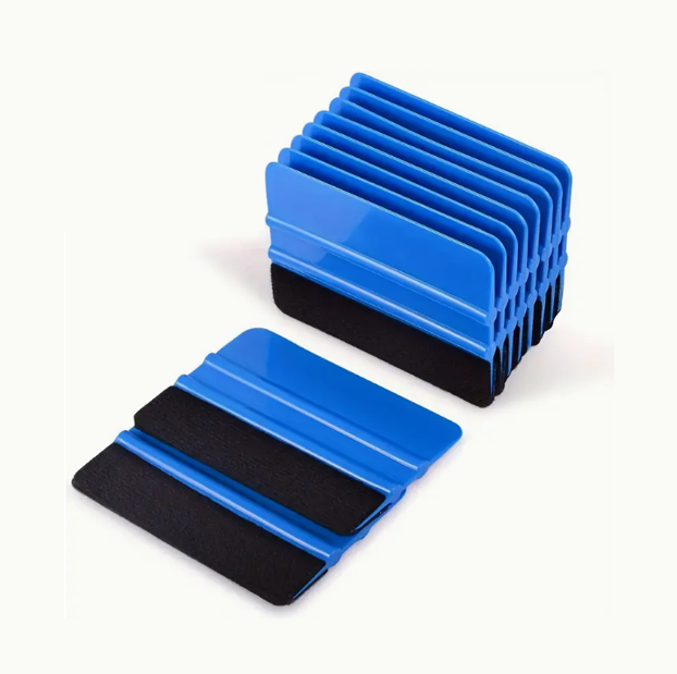 PLASTIC SQUEEGEE WITH FABRIC FELT 7.2CM X 10CM