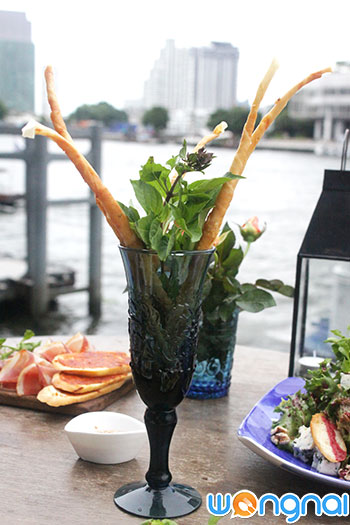 "Sanaeha Prawns Spring Roll"