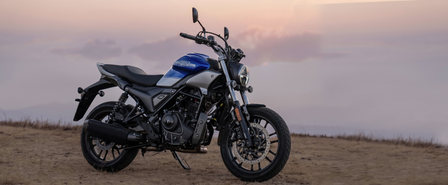 Hero Mavrick 2025 Bike  at Mumbai in Fortpoint Hero