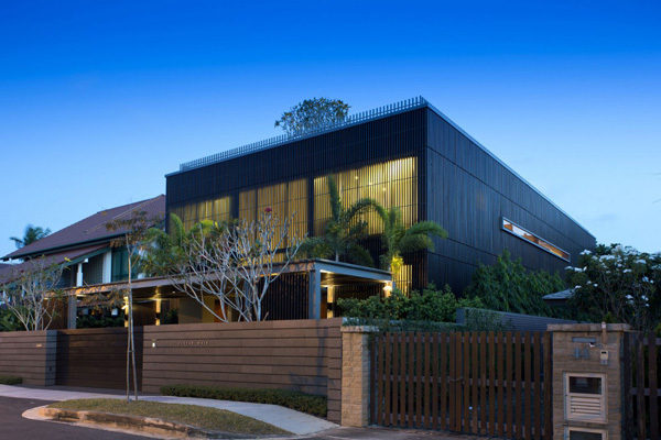 The simple yet captivating centennial tree house in singapore 16 large