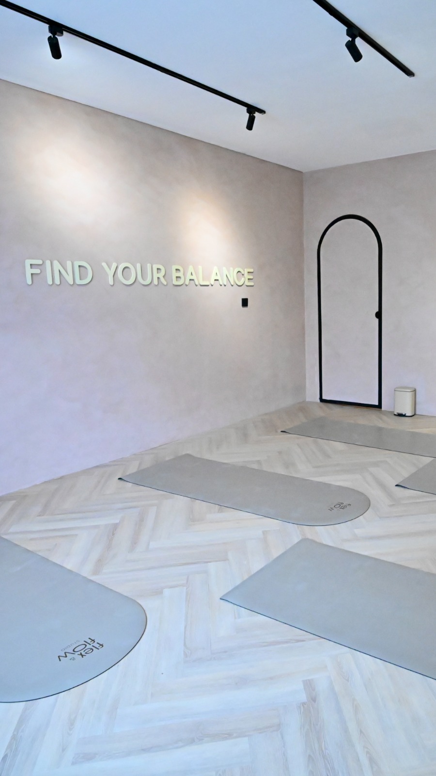 Basic Afternoon Vinyasa - in Studio