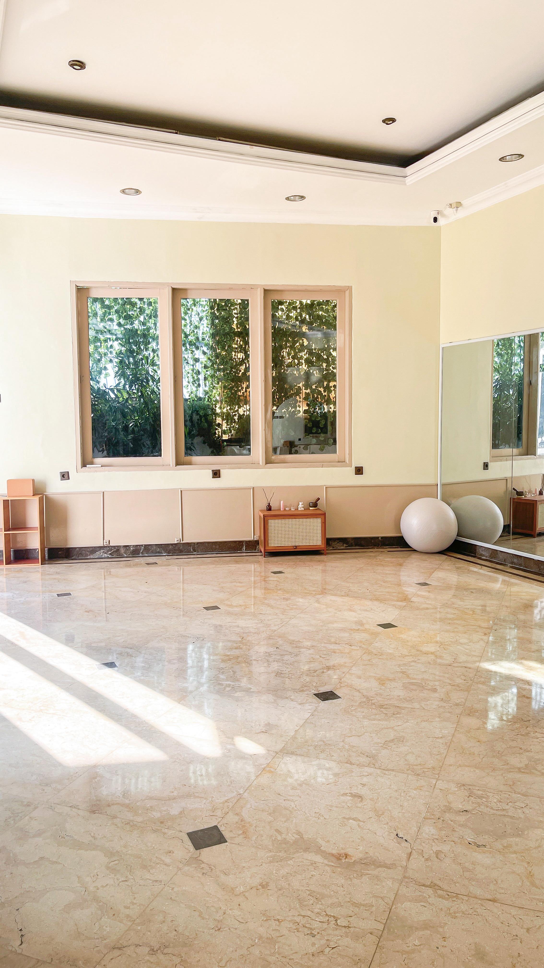 Yoga for Women (Basic Yoga) - in Studio