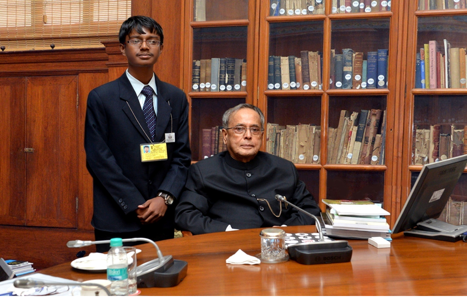 Truly A GENIUS! 2 World Record Attempts, 2 National Awards, 7 Titled Awards, 5 State Awards! Meet M.Tenith Adithyaa