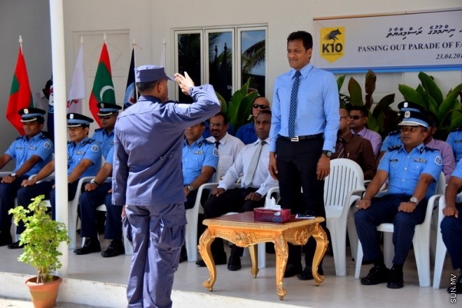 އޭޕްރިލް 23، 2015: ފާރަ ގެމަ ޓްރޭނިންގް ޕްރޮގްރާމުގެ ސެޓްފިކެޓް ހަވާލު ކުރުމުގެ ތެރެއިން --- ސަން ފޮޓޯ/ ޔޫސުފް ސޮފްވާން