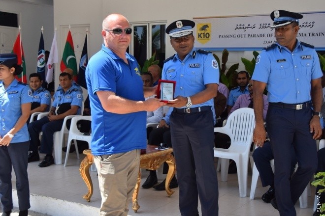 އޭޕްރިލް 23، 2015: ފާރަ ގެމަ ޓްރޭނިންގް ޕްރޮގްރާމުގެ ސެޓްފިކެޓް ހަވާލު ކުރުމުގެ ތެރެއިން --- ސަން ފޮޓޯ/ ޔޫސުފް ސޮފްވާން