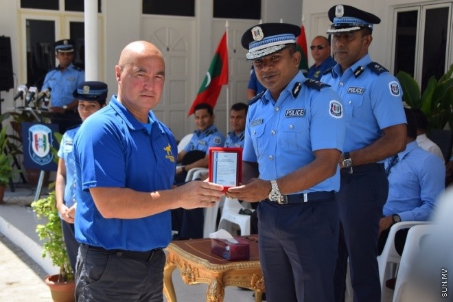 އޭޕްރިލް 23، 2015: ފާރަ ގެމަ ޓްރޭނިންގް ޕްރޮގްރާމުގެ ސެޓްފިކެޓް ހަވާލު ކުރުމުގެ ތެރެއިން --- ސަން ފޮޓޯ/ ޔޫސުފް ސޮފްވާން