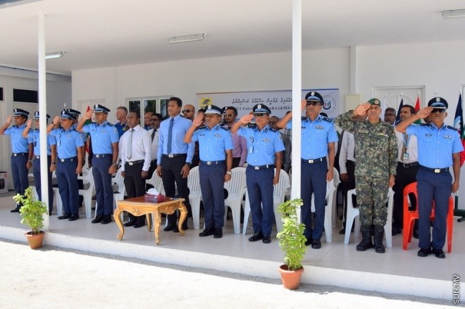 އޭޕްރިލް 23، 2015: ފާރަ ގެމަ ޓްރޭނިންގް ޕްރޮގްރާމުގެ ސެޓްފިކެޓް ހަވާލު ކުރުމުގެ ތެރެއިން --- ސަން ފޮޓޯ/ ޔޫސުފް ސޮފްވާން