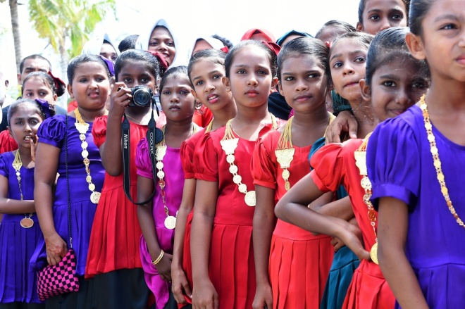 މެއި 28، 2015: ރ. އިފުރު އެއާޕޯޓު ހުޅުވުން: އިފުރު އެއާޕޯޓު ހުޅުއްވައިދެއްވީ ރައީސުލްޖުމްހޫރިއްޔާ އަބްދުﷲ ޔާމީން އަބްދުލް ގައްޔޫމް ----- ފޮޓޯ/ ރައީސް އޮފީސް