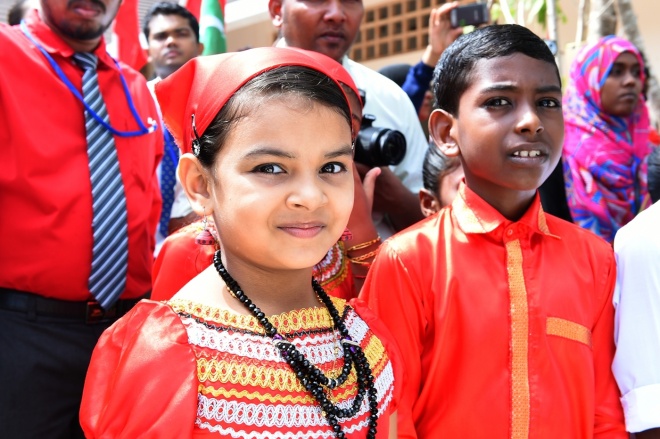 މެއި 28، 2015: ރ. އިފުރު އެއާޕޯޓު ހުޅުވުން: އިފުރު އެއާޕޯޓު ހުޅުއްވައިދެއްވީ ރައީސުލްޖުމްހޫރިއްޔާ އަބްދުﷲ ޔާމީން އަބްދުލް ގައްޔޫމް ----- ފޮޓޯ/ ރައީސް އޮފީސް