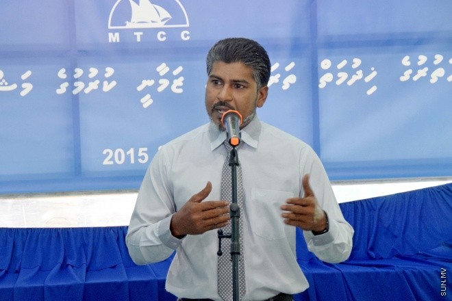 ޖޫން 25، 2015: އެމްޓީސީސީ އިން ދަތުރުފަތުރުގެ ނިޒާމު ތަރައްގީކޮށް ޒަމާނީ ކުރުމުގެ މަޝްރޫއު އިފްތިތާހު ކުރުމަށް ބޭއްވި ރަސްމިއްޔާތު -- ސަންފޮޓޯ/ އަލީ ނަސީރު 