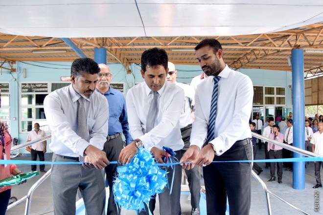 ޖޫން 25، 2015: އެމްޓީސީސީ އިން ދަތުރުފަތުރުގެ ނިޒާމު ތަރައްގީކޮށް ޒަމާނީ ކުރުމުގެ މަޝްރޫއު އިފްތިތާހު ކުރުމަށް ބޭއްވި ރަސްމިއްޔާތު -- ސަންފޮޓޯ/ އަލީ ނަސީރު 