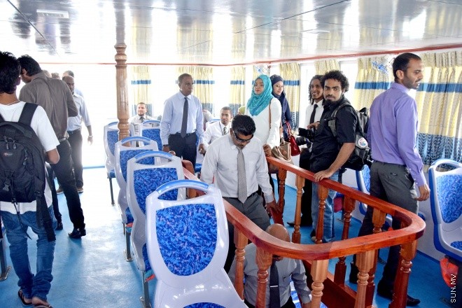 ޖޫން 25، 2015: އެމްޓީސީސީ އިން ދަތުރުފަތުރުގެ ނިޒާމު ތަރައްގީކޮށް ޒަމާނީ ކުރުމުގެ މަޝްރޫއު އިފްތިތާހު ކުރުމަށް ބޭއްވި ރަސްމިއްޔާތު -- ސަންފޮޓޯ/ އަލީ ނަސީރު 