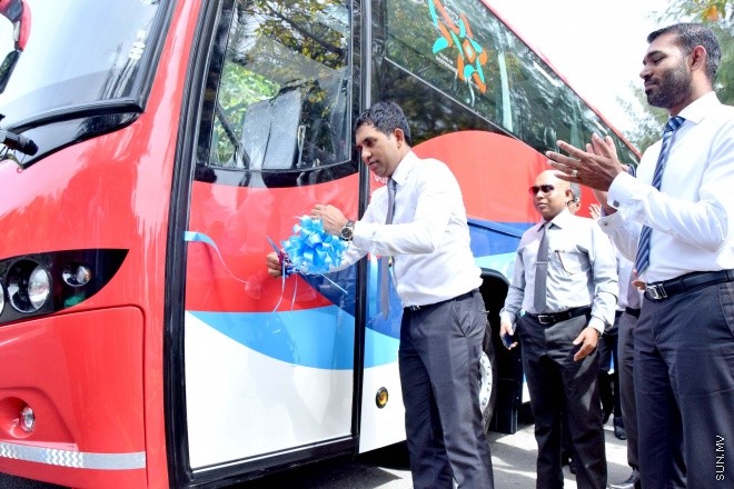 ޖޫން 25، 2015: އެމްޓީސީސީ އިން ދަތުރުފަތުރުގެ ނިޒާމު ތަރައްގީކޮށް ޒަމާނީ ކުރުމުގެ މަޝްރޫއު އިފްތިތާހު ކުރުމަށް ބޭއްވި ރަސްމިއްޔާތު -- ސަންފޮޓޯ/ އަލީ ނަސީރު 