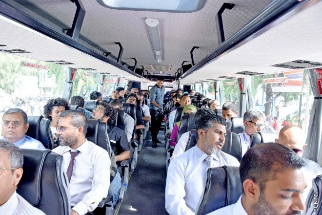 ޖޫން 25، 2015: އެމްޓީސީސީ އިން ދަތުރުފަތުރުގެ ނިޒާމު ތަރައްގީކޮށް ޒަމާނީ ކުރުމުގެ މަޝްރޫއު އިފްތިތާހު ކުރުމަށް ބޭއްވި ރަސްމިއްޔާތު -- ސަންފޮޓޯ/ އަލީ ނަސީރު 