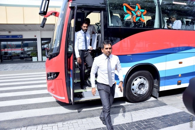 ޖޫން 25، 2015: އެމްޓީސީސީ އިން ދަތުރުފަތުރުގެ ނިޒާމު ތަރައްގީކޮށް ޒަމާނީ ކުރުމުގެ މަޝްރޫއު އިފްތިތާހު ކުރުމަށް ބޭއްވި ރަސްމިއްޔާތު -- ސަންފޮޓޯ/ އަލީ ނަސީރު 