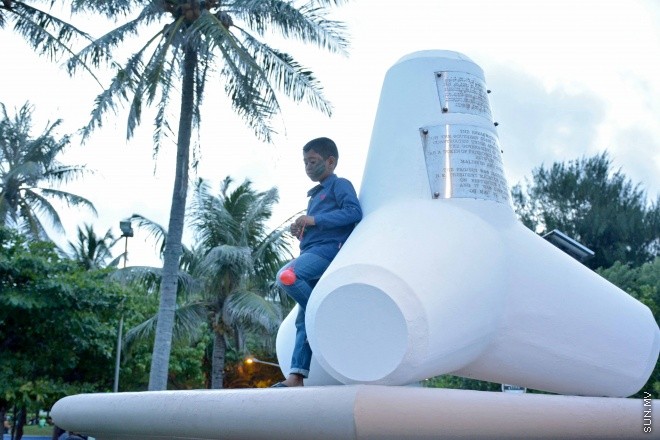 ސެޕްޓެމްބަރ 24، 2015: 1436 ވަނަ އަހަރުގެ ބަރަކާތްތެރި އަޟްހާ އީދު ދުވަހު މާލޭގެ ރާޅުގަނޑު ސަރަހައްދުގައި ކުރިދިޔަ ކުޑަކުދިންގެ ހަވީރު -- ސަންފޮޓޯ/ އަލީ ނަސީރު 