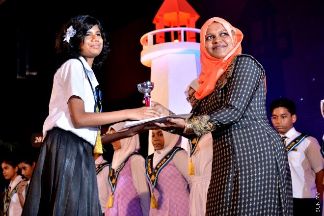 އޮކްޓޯބަރު 5، 2015: ތާޖުއްދީން ސްކޫލް ގައި ބޭއްވި އިނާމު ދިނުމުގެ ރަސްމިއްޔާތުގެ ތެރެއިން --- ސަން ފޮޓޯ/ ޔޫސުފް ސޮފްވާން 