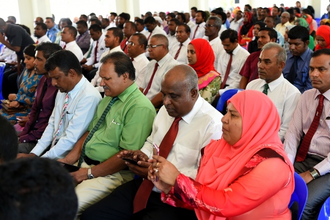 ޑިސެމްބަރު 13، 2015- މި އަހަރުގެ ގައުމީ ދުވަސް ފާހަގަ ކުރުމަށްޓަކައި ބޭއްވި ޖަލްސާގެ ތެރެއިން.---ފޮޓޯ: ރައީސް އޮފީސް