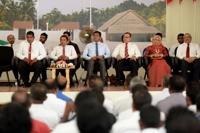 ޑިސެމްބަރު 13، 2015- މި އަހަރުގެ ގައުމީ ދުވަސް ފާހަގަ ކުރުމަށްޓަކައި ބޭއްވި ޖަލްސާގެ ތެރެއިން.---ފޮޓޯ: ރައީސް އޮފީސް