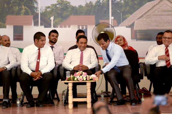 ޑިސެމްބަރު 13، 2015- މި އަހަރުގެ ގައުމީ ދުވަސް ފާހަގަ ކުރުމަށްޓަކައި ބޭއްވި ޖަލްސާގެ ތެރެއިން.---ފޮޓޯ: ރައީސް އޮފީސް