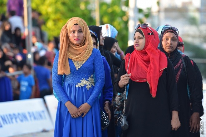 ޑިސެމްބަރ 15، 2015:  އެސްޓީއޯ ހޯމް އިމްޕްރޫވްމަންޓް ބަށި މުބާރާތުގެ އިނާމު ދިނުމުގެ ރަސްމިއްޔާތުގެ ތެރެއިން -- ސަން ފޮޓޯ/ފަޔާޒު މޫސާ