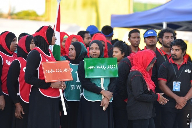 ޑިސެމްބަރ 15، 2015:  އެސްޓީއޯ ހޯމް އިމްޕްރޫވްމަންޓް ބަށި މުބާރާތުގެ އިނާމު ދިނުމުގެ ރަސްމިއްޔާތުގެ ތެރެއިން -- ސަން ފޮޓޯ/ފަޔާޒު މޫސާ