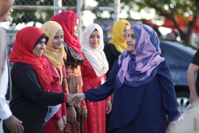 ޑިސެމްބަރ 15، 2015:  އެސްޓީއޯ ހޯމް އިމްޕްރޫވްމަންޓް ބަށި މުބާރާތުގެ އިނާމު ދިނުމުގެ ރަސްމިއްޔާތުގެ ތެރެއިން -- ސަން ފޮޓޯ/ފަޔާޒު މޫސާ