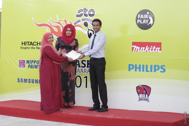 ޑިސެމްބަރ 15، 2015:  އެސްޓީއޯ ހޯމް އިމްޕްރޫވްމަންޓް ބަށި މުބާރާތުގެ އިނާމު ދިނުމުގެ ރަސްމިއްޔާތުގެ ތެރެއިން -- ސަން ފޮޓޯ/ފަޔާޒު މޫސާ