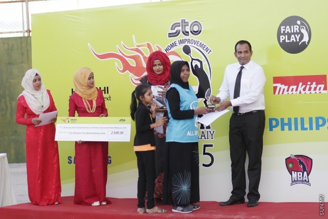 ޑިސެމްބަރ 15، 2015:  އެސްޓީއޯ ހޯމް އިމްޕްރޫވްމަންޓް ބަށި މުބާރާތުގެ އިނާމު ދިނުމުގެ ރަސްމިއްޔާތުގެ ތެރެއިން -- ސަން ފޮޓޯ/ފަޔާޒު މޫސާ