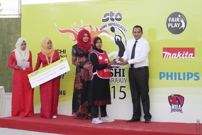 ޑިސެމްބަރ 15، 2015:  އެސްޓީއޯ ހޯމް އިމްޕްރޫވްމަންޓް ބަށި މުބާރާތުގެ އިނާމު ދިނުމުގެ ރަސްމިއްޔާތުގެ ތެރެއިން -- ސަން ފޮޓޯ/ފަޔާޒު މޫސާ