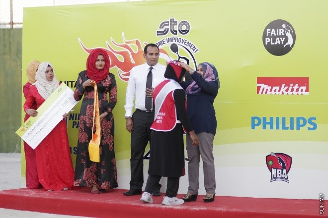 ޑިސެމްބަރ 15، 2015:  އެސްޓީއޯ ހޯމް އިމްޕްރޫވްމަންޓް ބަށި މުބާރާތުގެ އިނާމު ދިނުމުގެ ރަސްމިއްޔާތުގެ ތެރެއިން -- ސަން ފޮޓޯ/ފަޔާޒު މޫސާ