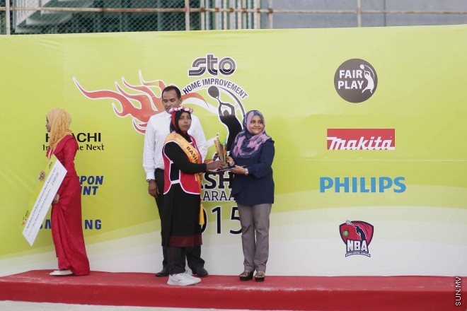 ޑިސެމްބަރ 15، 2015:  އެސްޓީއޯ ހޯމް އިމްޕްރޫވްމަންޓް ބަށި މުބާރާތުގެ އިނާމު ދިނުމުގެ ރަސްމިއްޔާތުގެ ތެރެއިން -- ސަން ފޮޓޯ/ފަޔާޒު މޫސާ